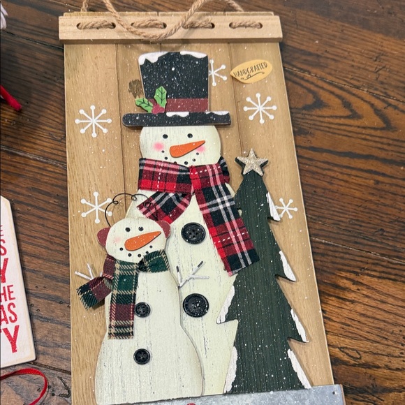 Bundle of Festive Holiday Decor - Picture 6 of 10